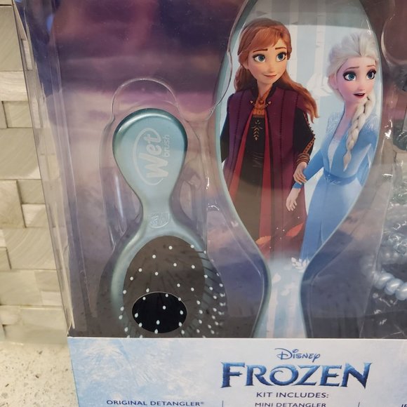 Disney Accessories Disney Frozen Wet Brush Set Poshmark